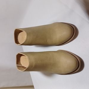 Brash Women's Elsie Mule Bootie Tan Size9.5 NWOB